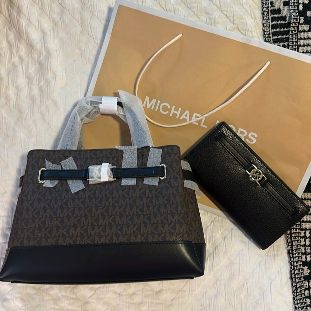 Brand New Michael Kors bag and wallet